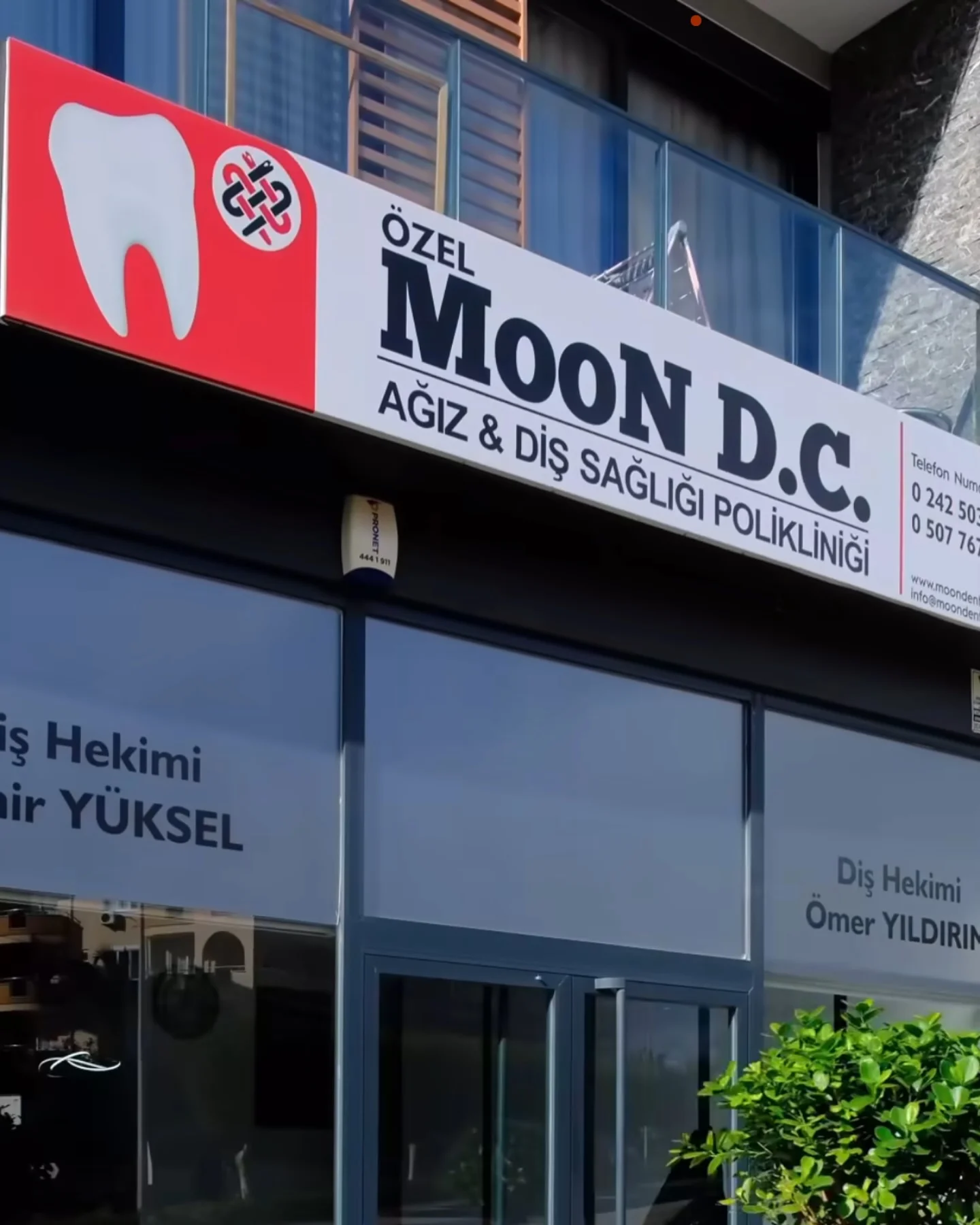 Alanya Diş Kliniği ile Tatil Planını Birleştirenlerin En Çok Sorduğu Sorular